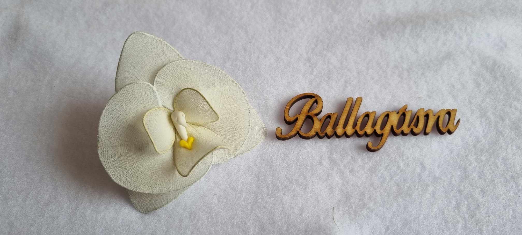 Ballagási felirat fa színű