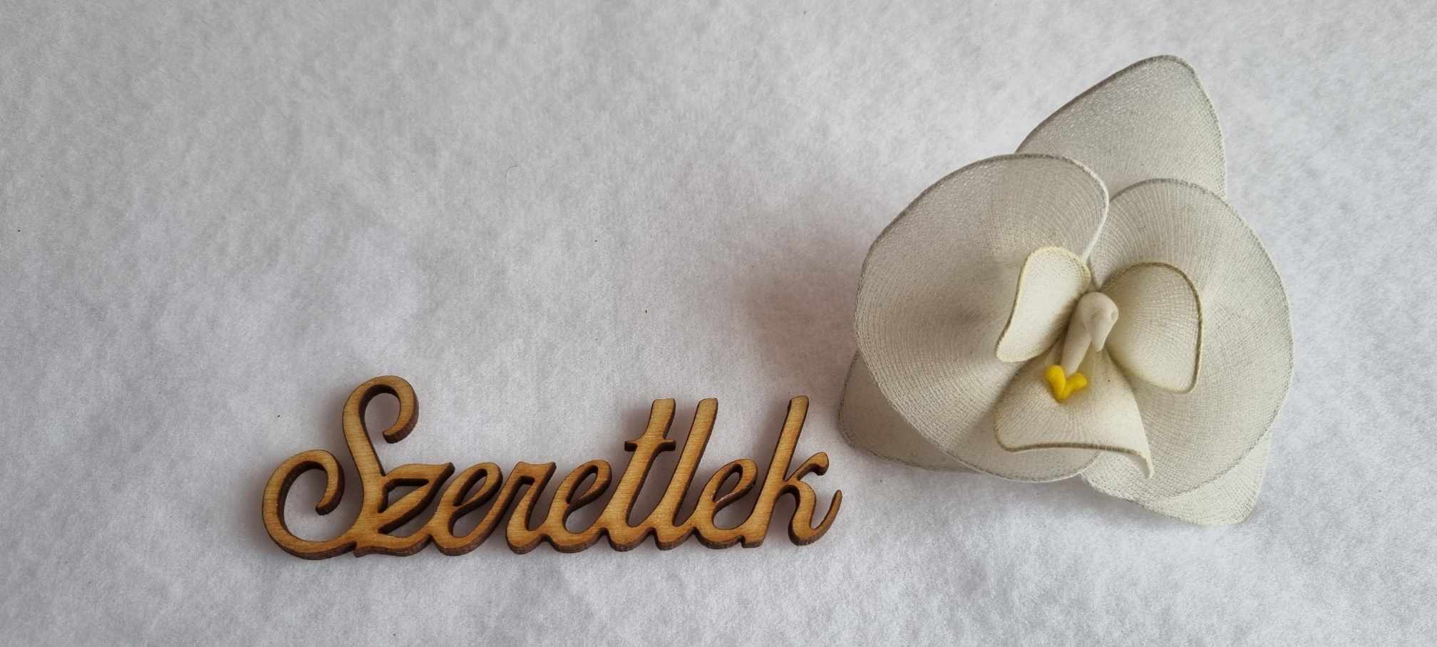 Szeretlek felirat közepes 9,5x3 cm
