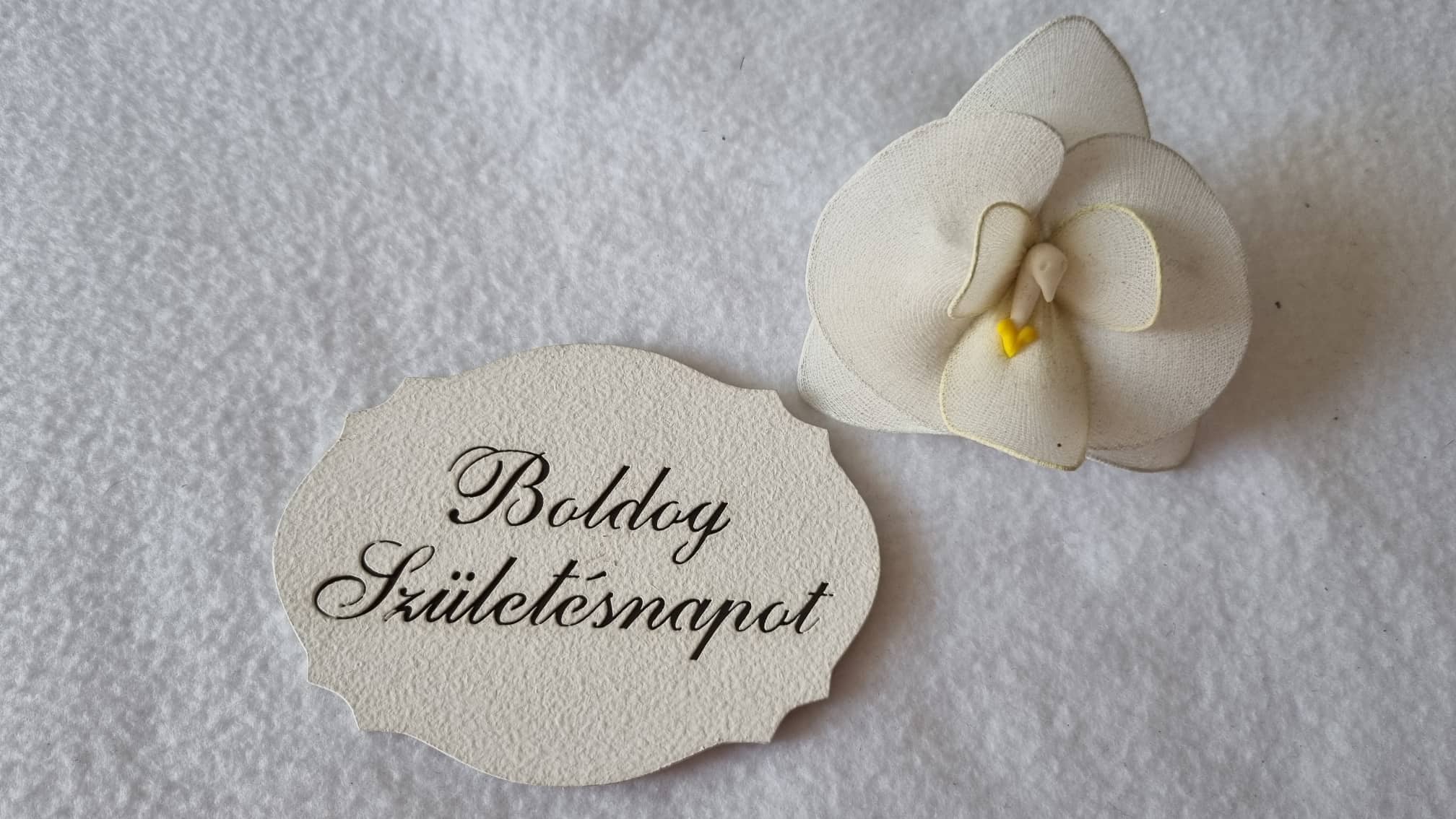 Natúr fa - "Boldog születésnapot" tábla fehér 7,5x10cm